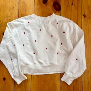 White sweatshirt with red roses embroidery crew neck sweatshirt
